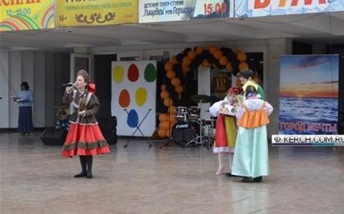 Православные танцы: фото из оккупированного Крыма насмешили сеть