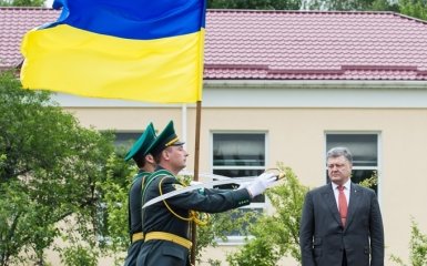 Порошенко рассказал, как пограничники спасли его жизнь: появилось видео