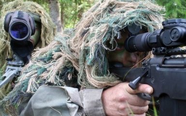 Сжигает сетчатку глаза: боевики на Донбассе применяют новое оружие против снайперов ВСУ