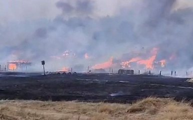 В РФ сталася чергова масштабна пожежа на меблевому комбінаті — відео