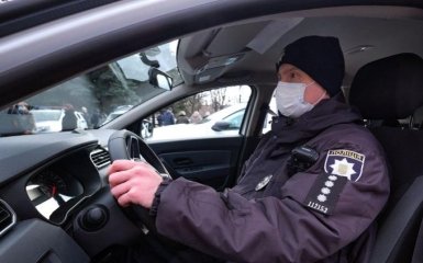 Одесская школьница заминировала школу, чтобы поиграть с котом дома. Как отреагировала полиция