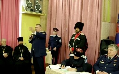 Ряженые казаки объявили Путина царем: появилось безумное видео