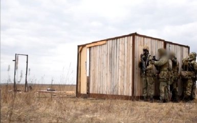 Как тренируется украинский спецназ: видео учений положили на тяжелый рок