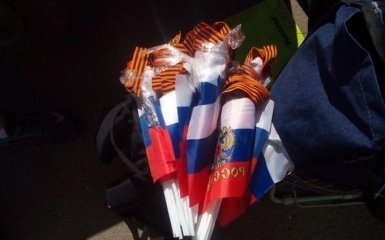 В Украину пытались провезти сотни символов "русского мира": опубликованы фото