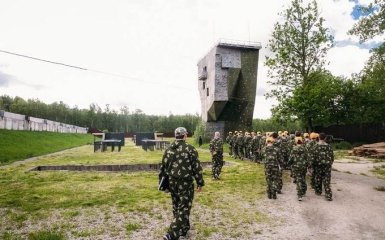 У Путіна вже дійшли до ідеї дитячого військового табору в Криму