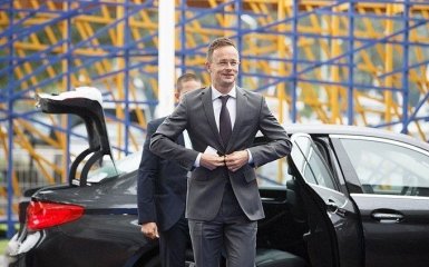 В базу "Миротворца" внесли главу МИД Венгрии: фотофакт