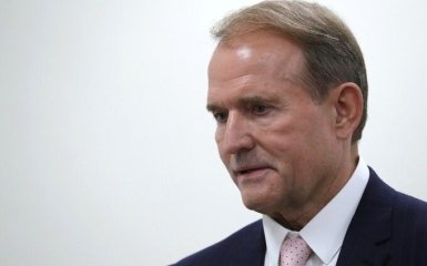 Медведчук открыл еще две сети АЗС в России