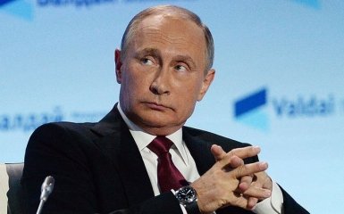 Позорище: соцсети продолжают кипеть из-за истории с фото Путина