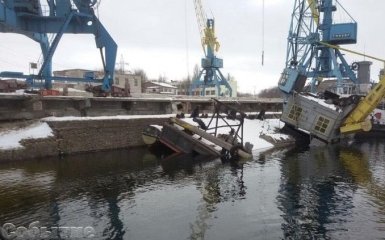 На Дніпрі сталася серйозна аварія, є загроза для екології: з'явилися фото і подробиці