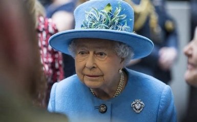Прийшов час - королеву Єлизавету II позбавляють влади