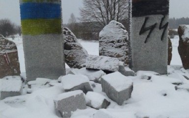 РосСМИ сообщили о вандализме под Львовом раньше самого события: появились фото и видео