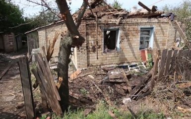 Прятаться негде, и жить негде: появилось новое видео разрушенного войной Донбасса