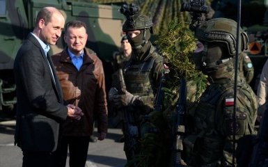 Принц Уильям тайно посетил военную базу Жешув у границы с Украиной