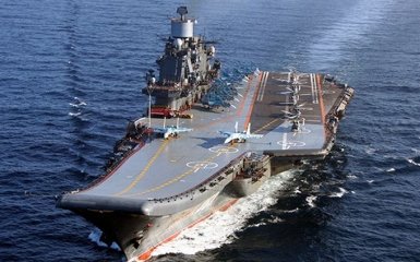 На єдиний російський авіаносець "Адмірал Кузнєцов" впав баштовий кран: подробиці аварії