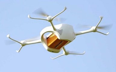 Швейцарці почали доставку крові дронами