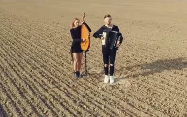 Мережу вразили українці, які зіграли класику на бандурі: опубліковано відео