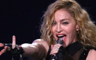 Мадонна пообещала пикантную награду каждому голосующему за Клинтон: появилось видео