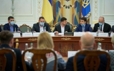 Коронавирус снова приблизился к команде Зеленского - что известно