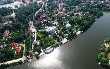 СМИ уличили Порошенко и других чиновников в нарушениях с их шикарными домами: опубликовано видео