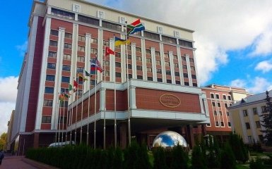 Україна в Мінську назвала умови звільнення полонених бойовиків