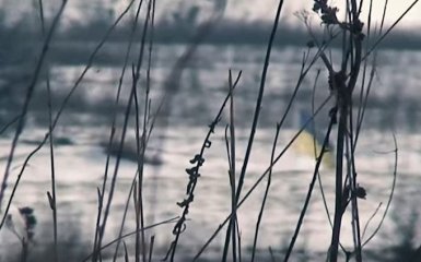 Пугаем боевиков флагом Украины: появилось новое видео с передовой АТО