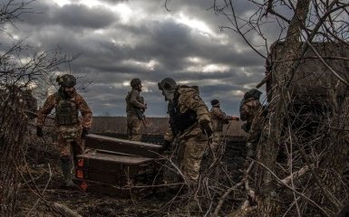 Сотні українських воїнів пішли в контрнаступ біля Бахмуту — NYT