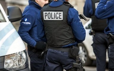 Во Франции обстрелян автобус с туристами: есть пострадавшие