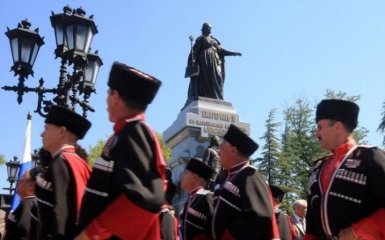 Мало аннексии: В РФ хотят праздновать присоединение Крыма к Российской империи