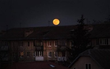 "Кривавий блакитний супермісяць": опубліковані відео та фото дивовижного космічного явища