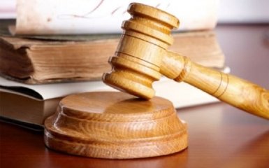 Вищий адмінсуд через «ляп» у законі «пробачив» суддів Майдану