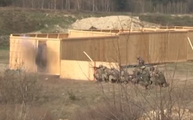 Украинские военные показали уникальное видео тренировок десантников
