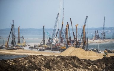 Путинского журналиста высмеяли за фото моста в Крым