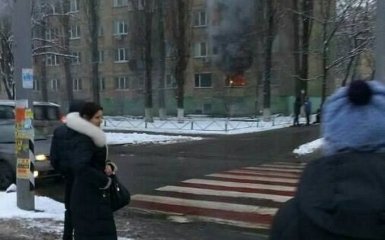 В Киеве произошел серьезный пожар в жилом доме: опубликовано фото