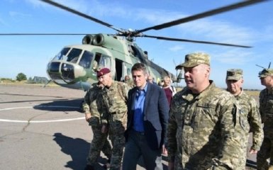 На Донбас терміново приїхав голова Міноборони Британії