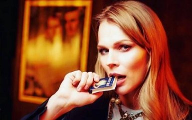 Ольга Фреймут у прозорій чорній сукні приголомшила фанатів