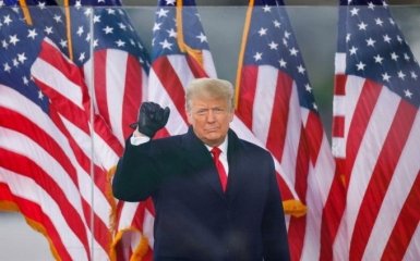 Трампа хотят досрочно отстранить от власти из-за протестов в США