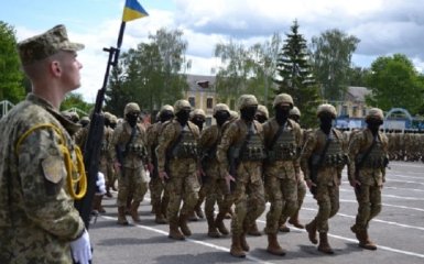 "Слава Украине" станет официальным воинским приветствием