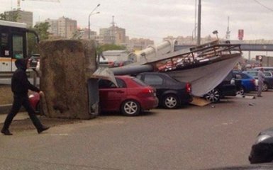 В Москве в результате урагана погибли 11 человек: появились фото и видео разрушений