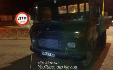 Під Києвом п'яна компанія на вантажівці влаштувала дебош: опубліковані фото