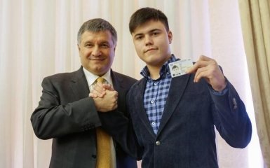 Незабаром кожен українець зможе отримати ID-паспорт - глава МВС