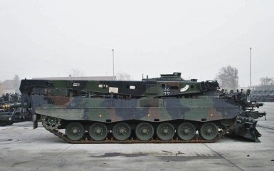 Канадські броньовані машини Bergepanzer 3 вже прямують до України
