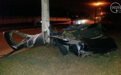 В Мариуполе военные попали в смертельное ДТП: фото с места аварии