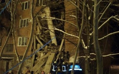 Обрушение общежития в Чернигове: появились первое видео и важная подробность