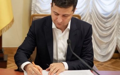 Зеленський надав нові привілеї помічникам депутатів: що відомо