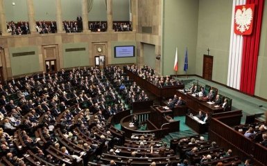 Сенат Польши принял мощную резолюцию в поддержку Украины