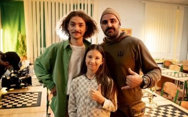 #ВліпиЗаПеремогу: Тарас Тополя, Василь Байдак та інші волонтери знялись у мотиваційному відео Любомира Левицького