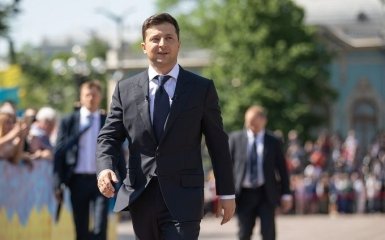 Петиция за отставку Зеленского: как сторонники президента пытаются спасти ситуацию