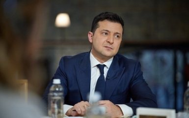 Зеленський відповів на звинувачення щодо скандалу з гелікоптерами та ювілеєм Єрмака