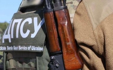 Українські військові мінують небезпечні напрямки на кордоні з Білоруссю