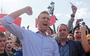 До инаугурации Путина не сажать: Навального неожиданно отпустили из-под стражи